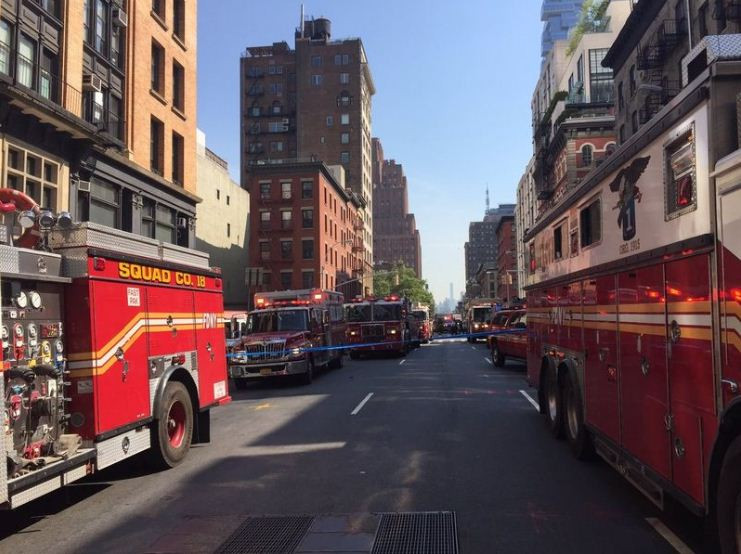 Ισχυρή έκρηξη στη Νέα Υόρκη: Δεκάδες τραυματίες από φωτιά σε 12 πολυκατοικίες (εικόνες & βίντεο)